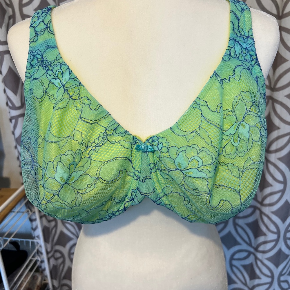 Cacique 44DD lightly lined balconette bra.